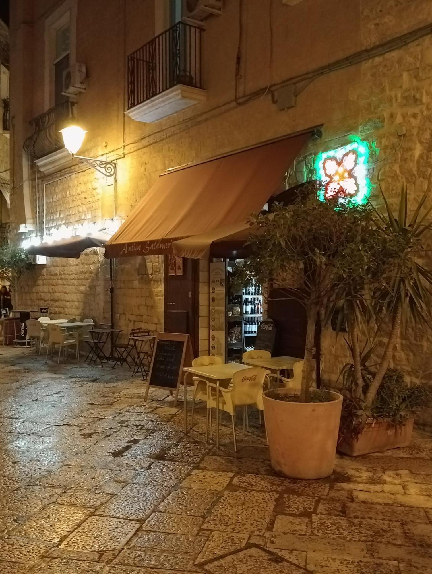A Casa Di Rita Apartment Bari Exterior photo